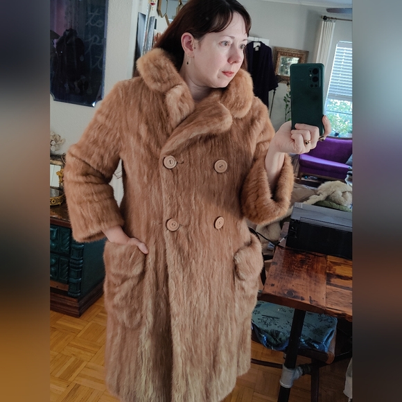 Vintage Designer Hattie Carnegie Mink Coat, 1960s Fur Mod Jacket - Picture 2 of 7